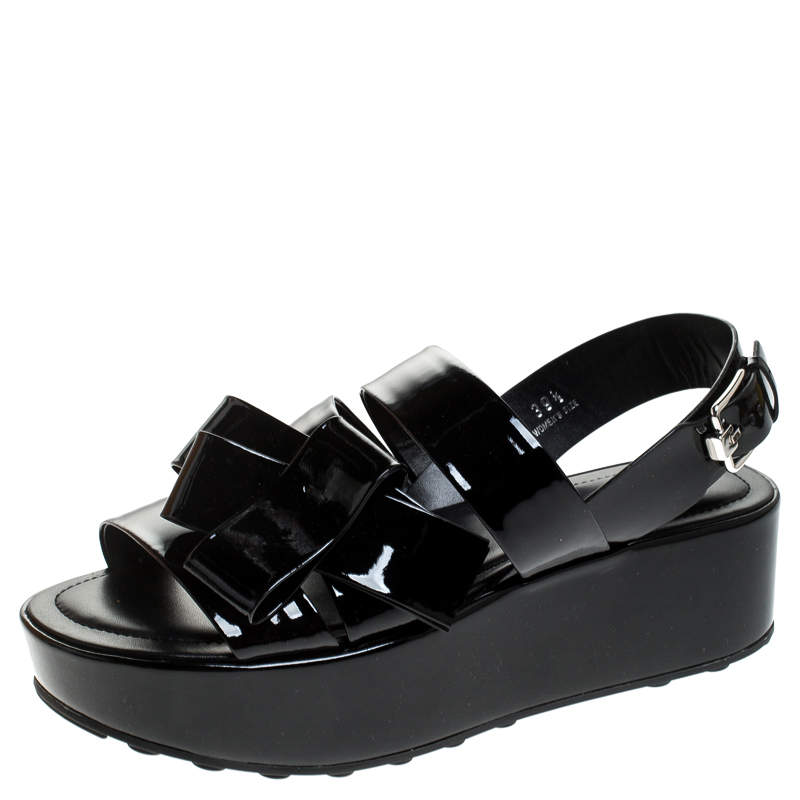 مملوكة مسبقًا Tod's Black Patent Leather Slingback Platform Sandals Size 39.5