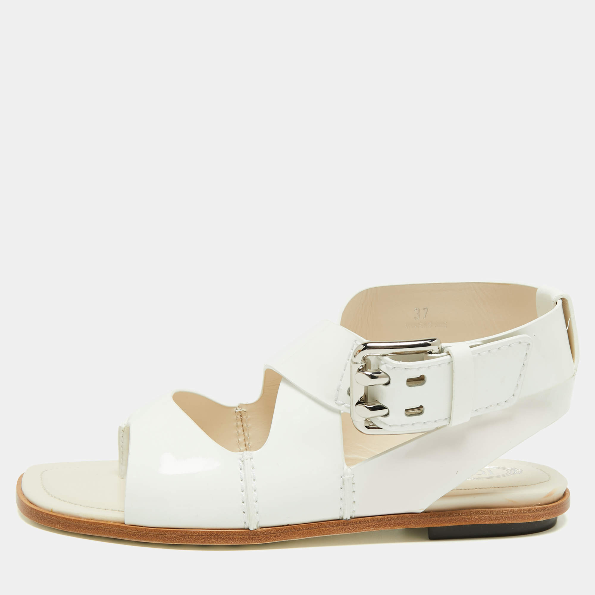 Pre Owned صندل فلات تودز جلد أبيض لامع  بسيور متقاطعة مقاس 37