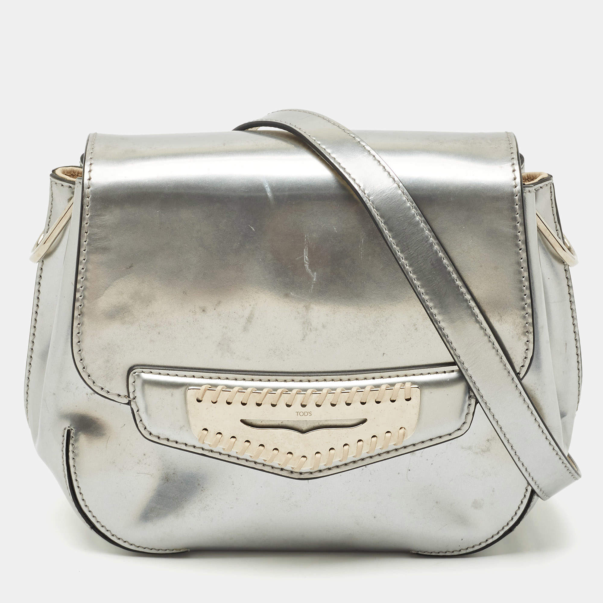 Pre Owned Tod's Silver Patent Leather Flap Crossbody Bag