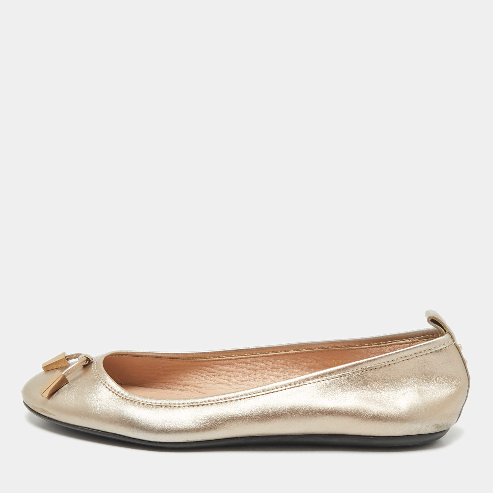 Pre Owned حذاء فلات باليه تودز مرصع جلد ذهبي ميتالك مقاس 37.5