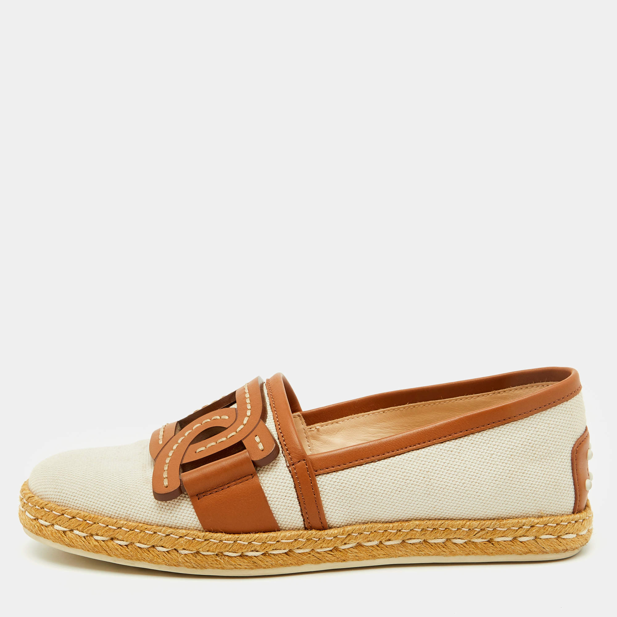 مملوكة مسبقًا Tod's Beige/Brown Canvas and Leather Chain Detail Espadrille Flats Size 37.5