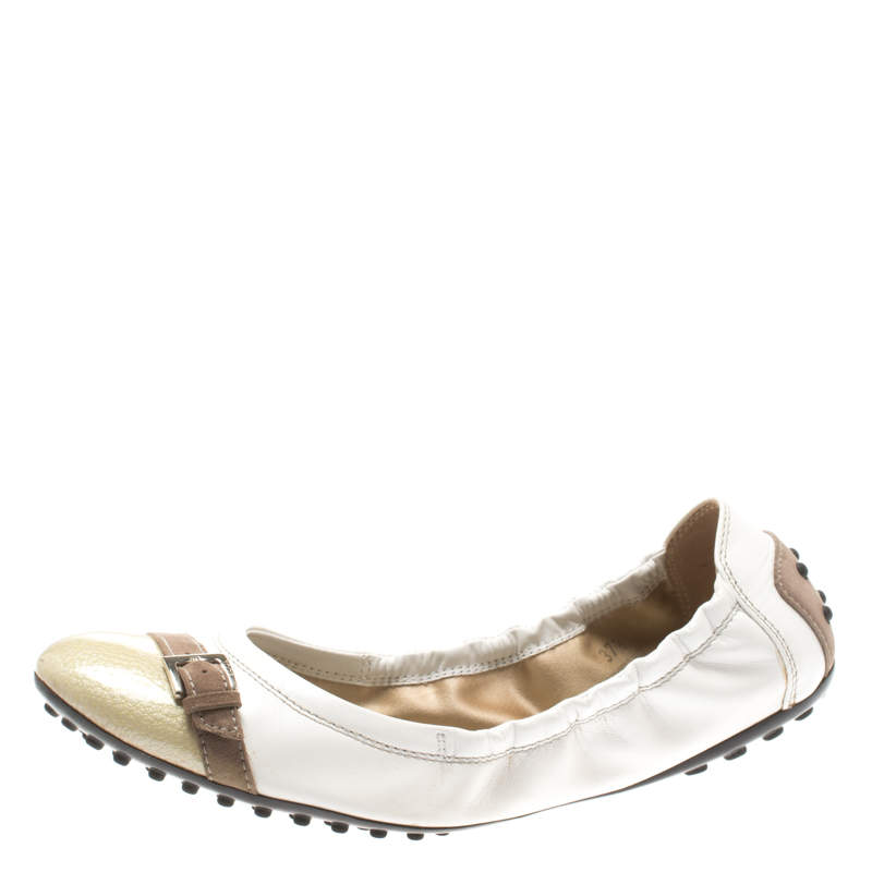 Tod's White Leather And Beige Cap Toe Buckle Detail Ballet Flats Size 37.5