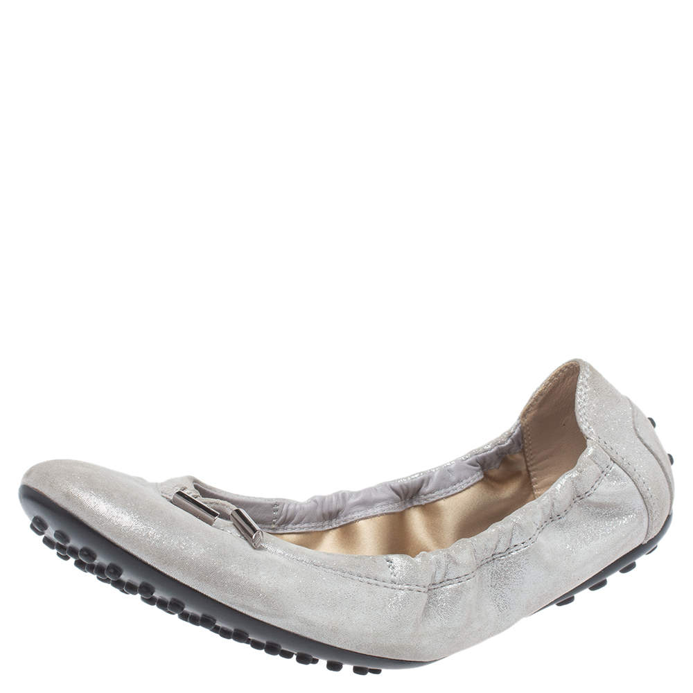 Pre Owned Tod's Silver Shimmer Suede Scrunch Ballerina Bow Flats Size 40