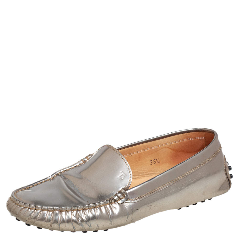 Pre Owned Tod's Silver Patent Leather Slip On Loafers Size 36.5