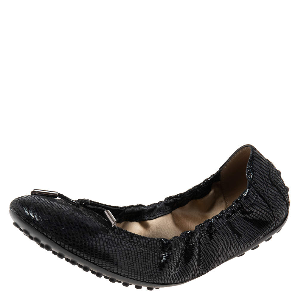 Pre Owned Tod's Black Laminated Suede Bow Scrunch Ballet Flats Size 38