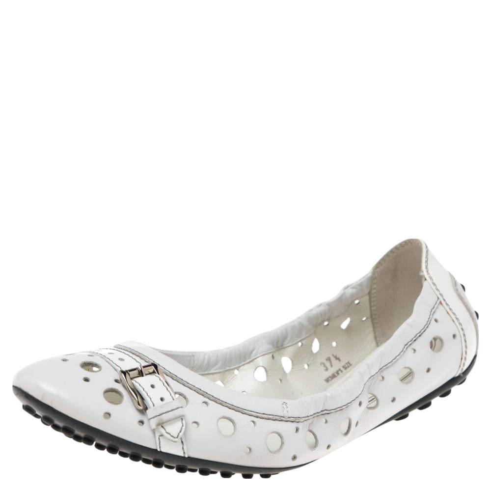 Pre Owned Tod's White Patent and Laser Cut Leather Scrunch Ballet Flats Size 37.5