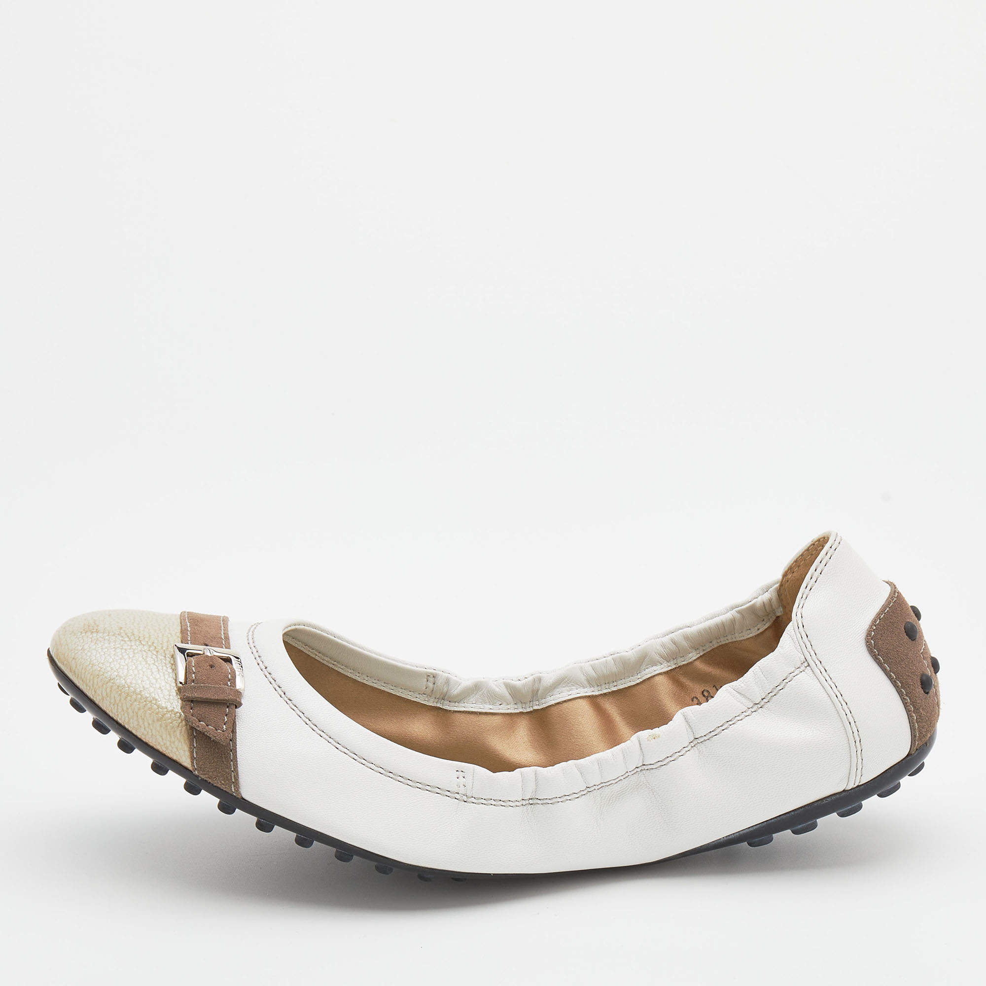 Pre Owned Tod's White/Beige Leather and Textured Patent Scrunch Ballet  Flats Size 38.5