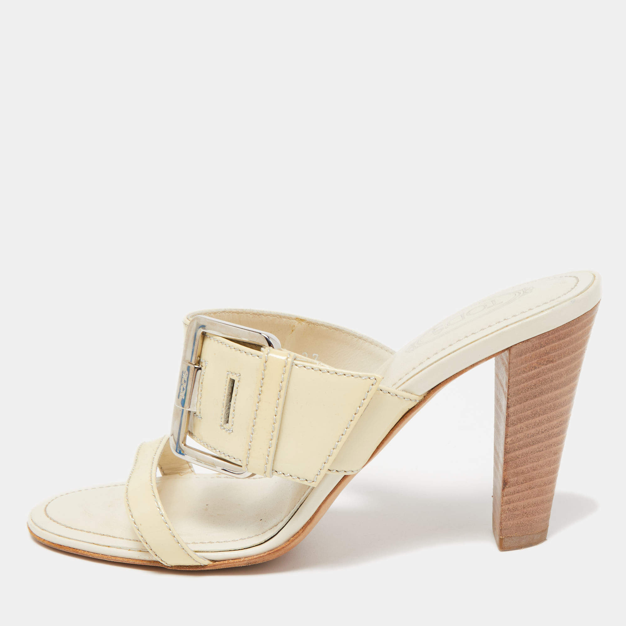 مملوكة مسبقًا Tod's Cream Patent Leather Peggy Buckle Slide Sandals Size 37