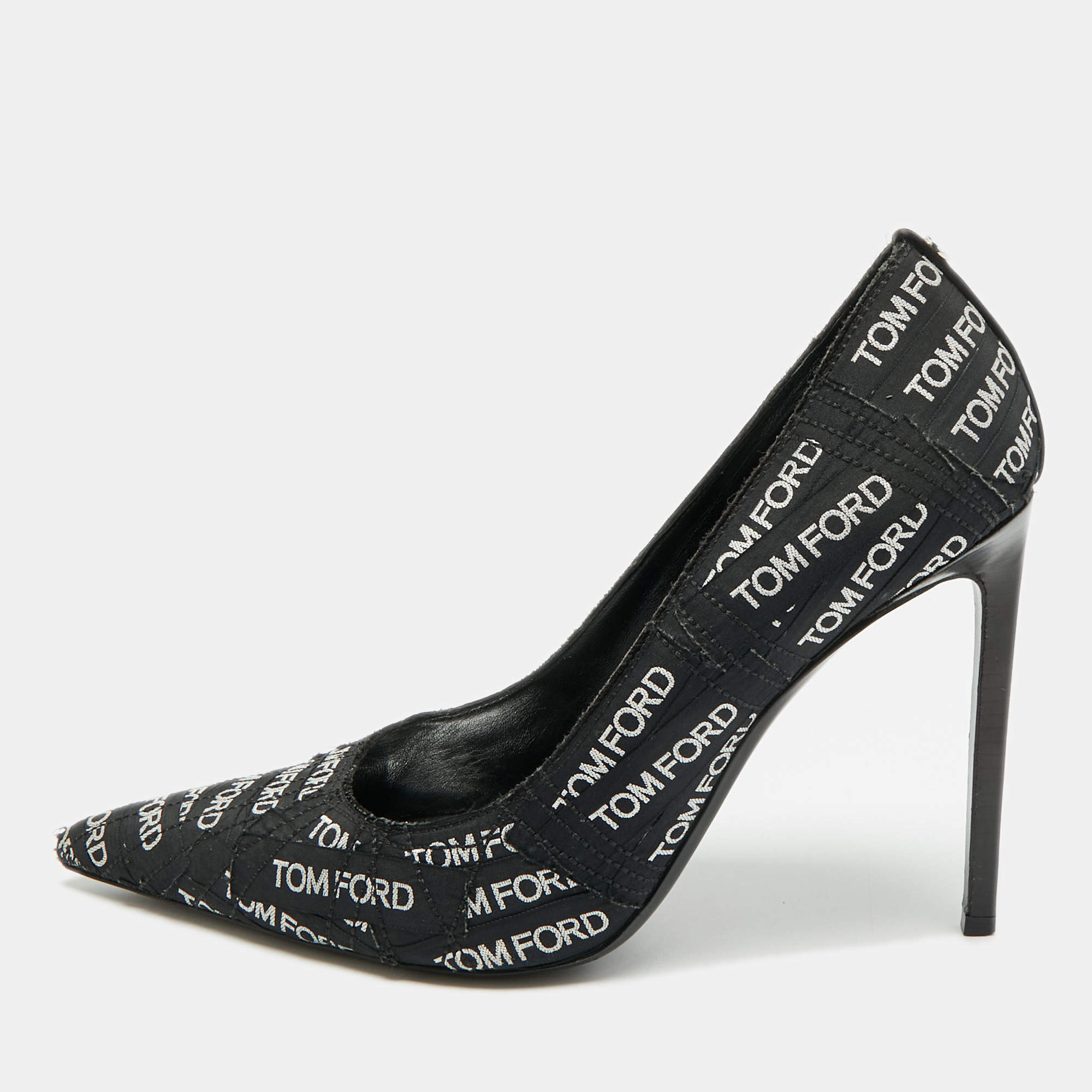 مملوكة مسبقًا Tom Ford Classic T Screw Size 41.5 Black Fabric Pumps