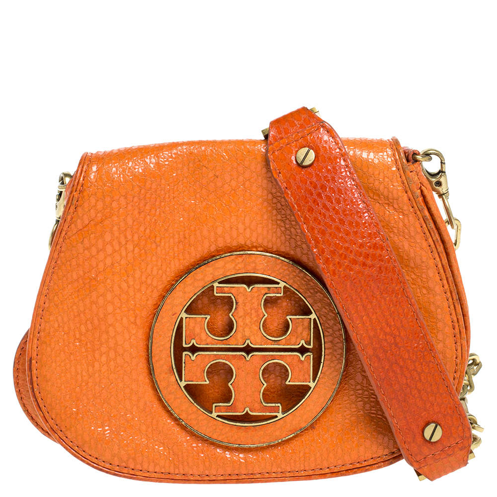 Tory Burch Amanda Round Cross Body Bag Black in Brown