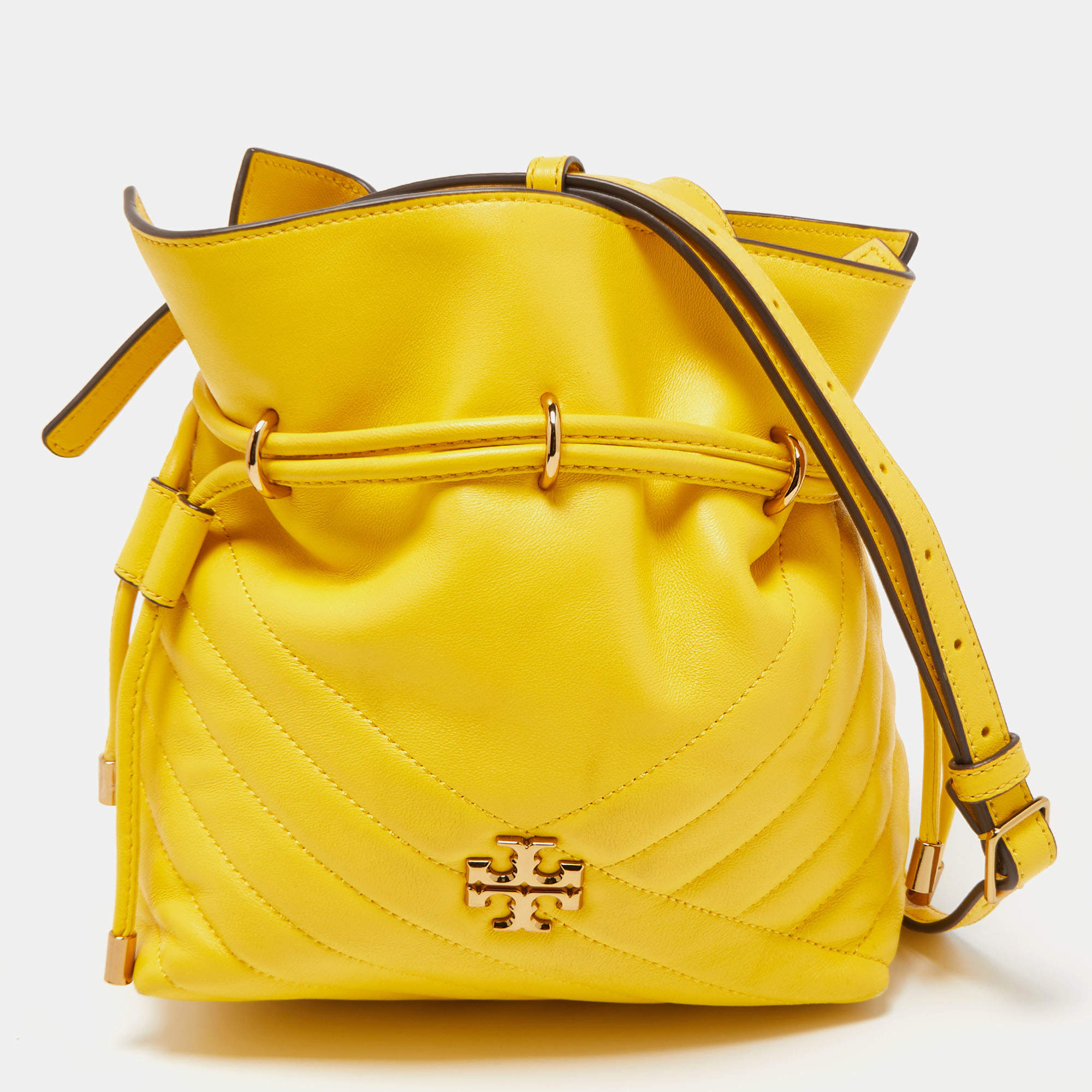 Pre Owned Tory Burch Yellow Chevron Leather Kira Bucket Crossbody Bag