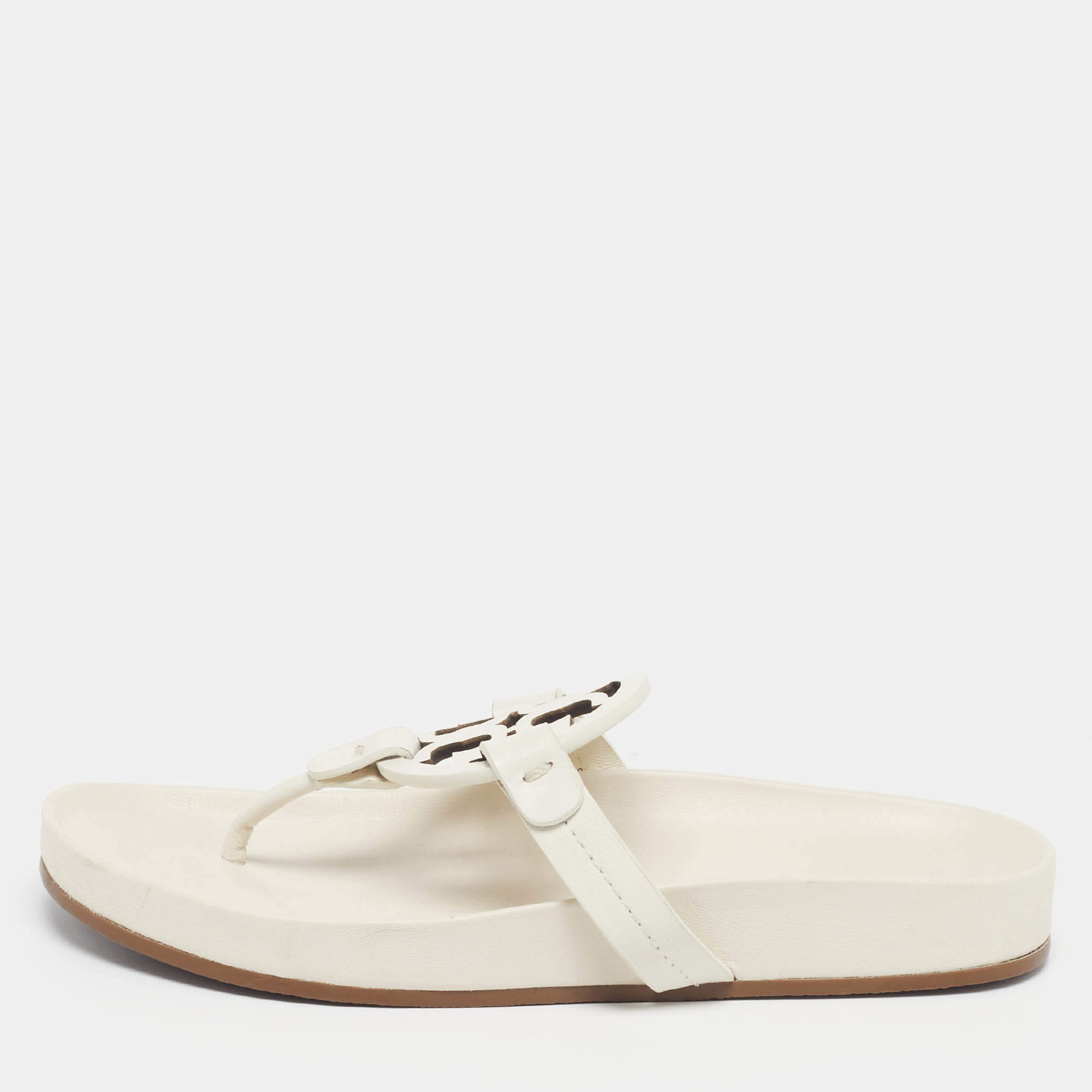 مملوكة مسبقًا Tory Burch Miller cloud Size 36 Cream Patent Leather Thong Sandals