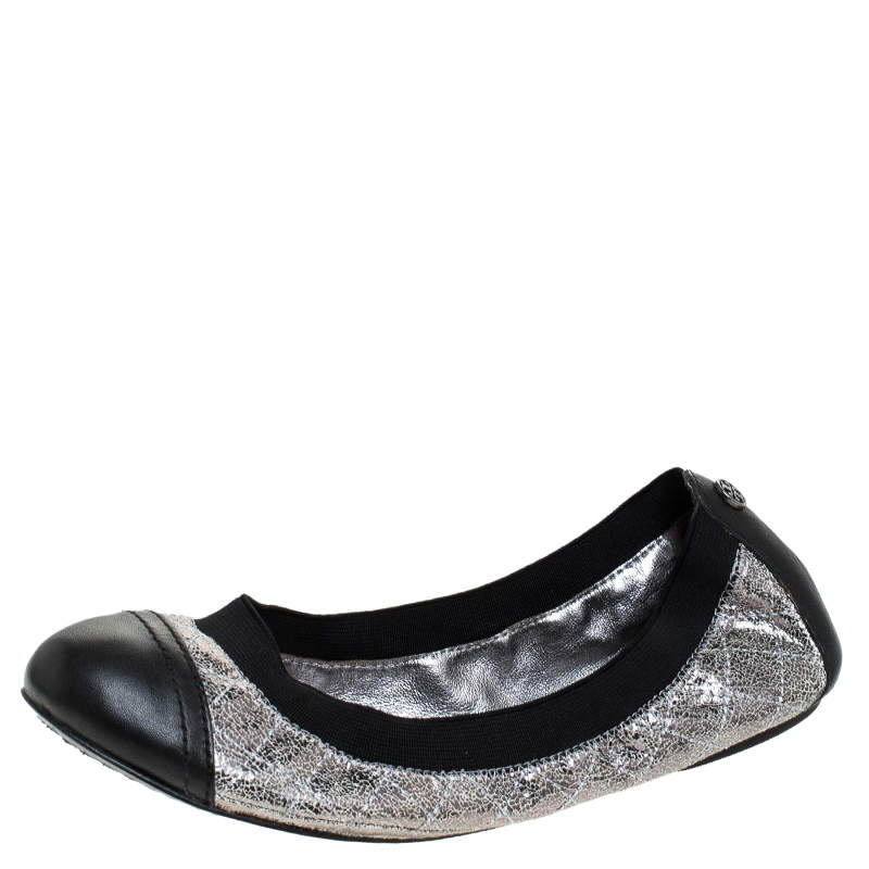 مملوكة مسبقًا Tory Burch Silver/Black Quilted Leather Garter Ballet Flats Size 36