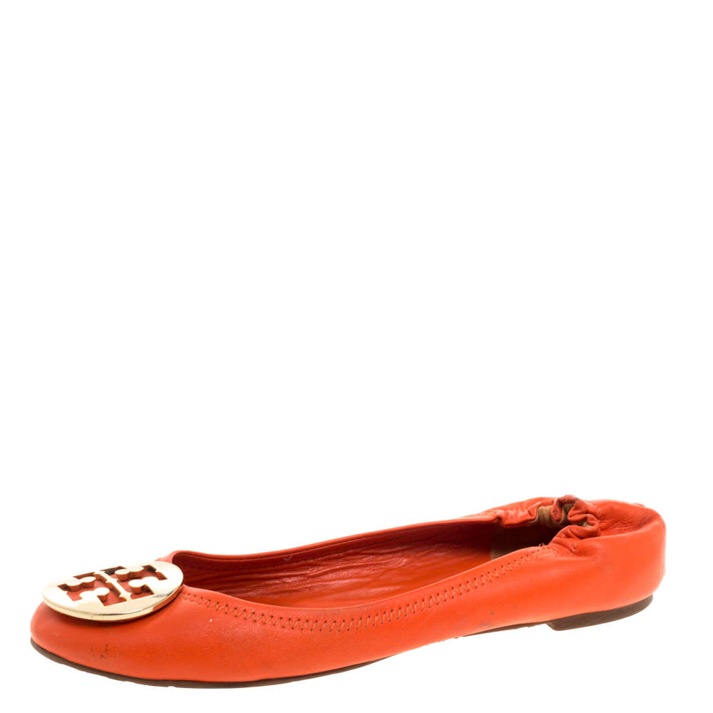 حذاء باليه توري بورش ميني سكرانش جلد برتقالي مقاس 39