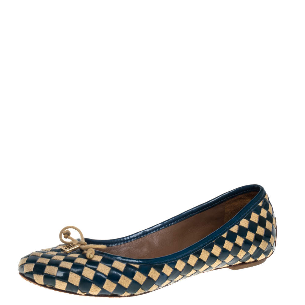 Tory Burch Blue/Beige Patent Leather And Woven Fabric Ballet Flats Size 37.5