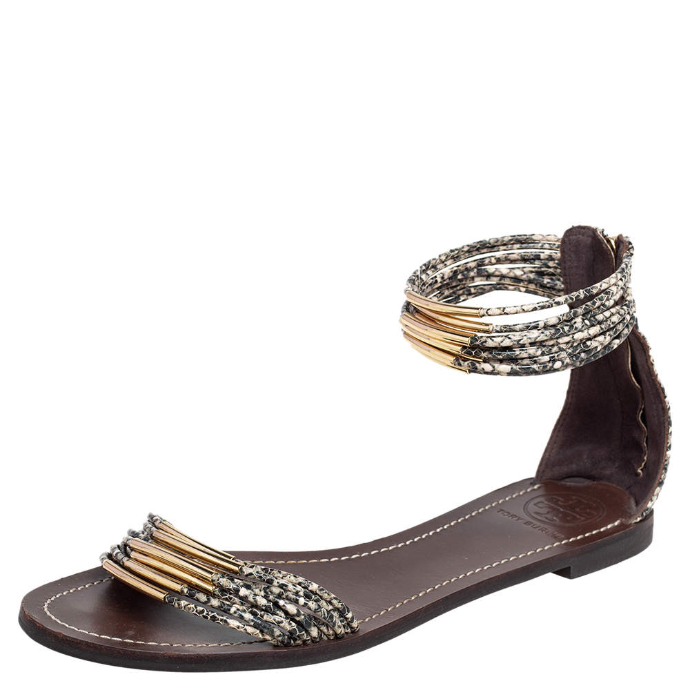 مملوكة مسبقًا صندل فلات توري برش ميغنون جلد نقشة الثعبان أسود/بيج سيور مجدولة مقاس 39