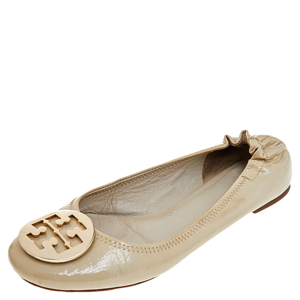 مملوكة مسبقًا Tory Burch Cream Patent Leather Minnie Ballet Flats Size 40.5