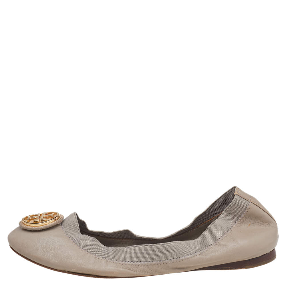 Pre Owned Tory Burch Grey Leather Carolina Scrunch Ballet Flats Size 37
