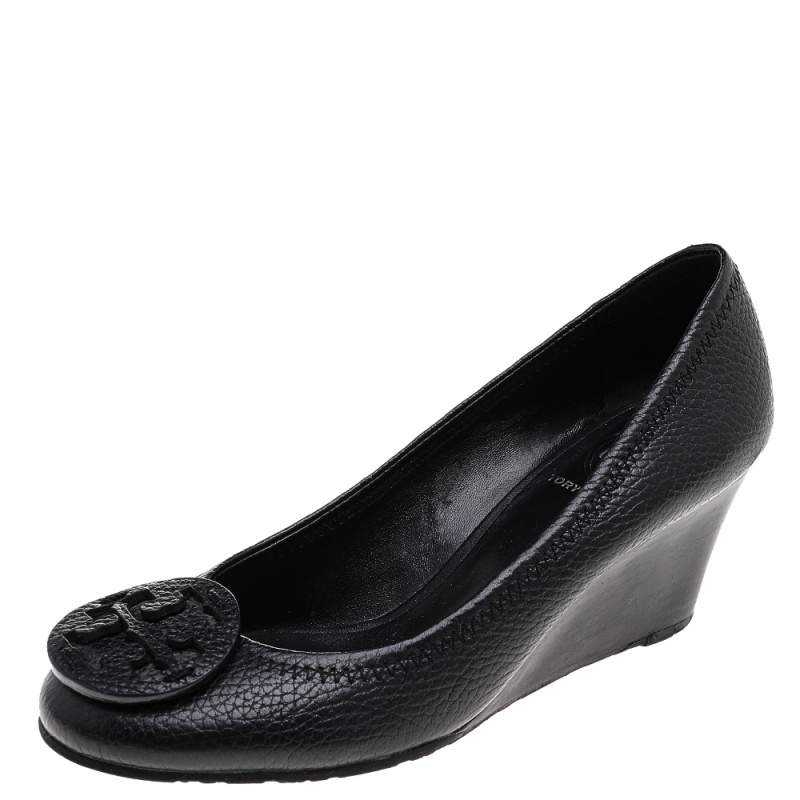 Pre Owned Tory Burch Black Leather Julianne Wedge Pumps Size 35