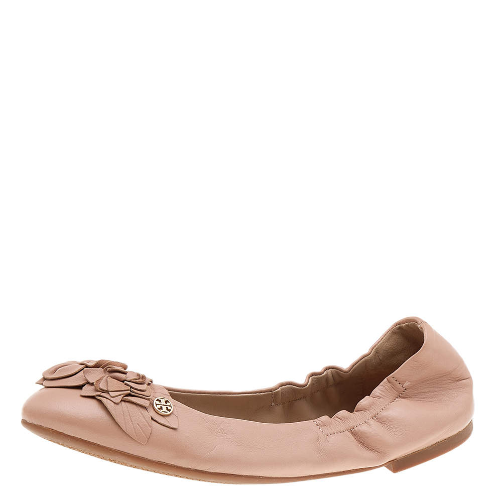 Pre Owned Tory Burch Beige Leather Flower Scrunch Ballet Flats Size 38