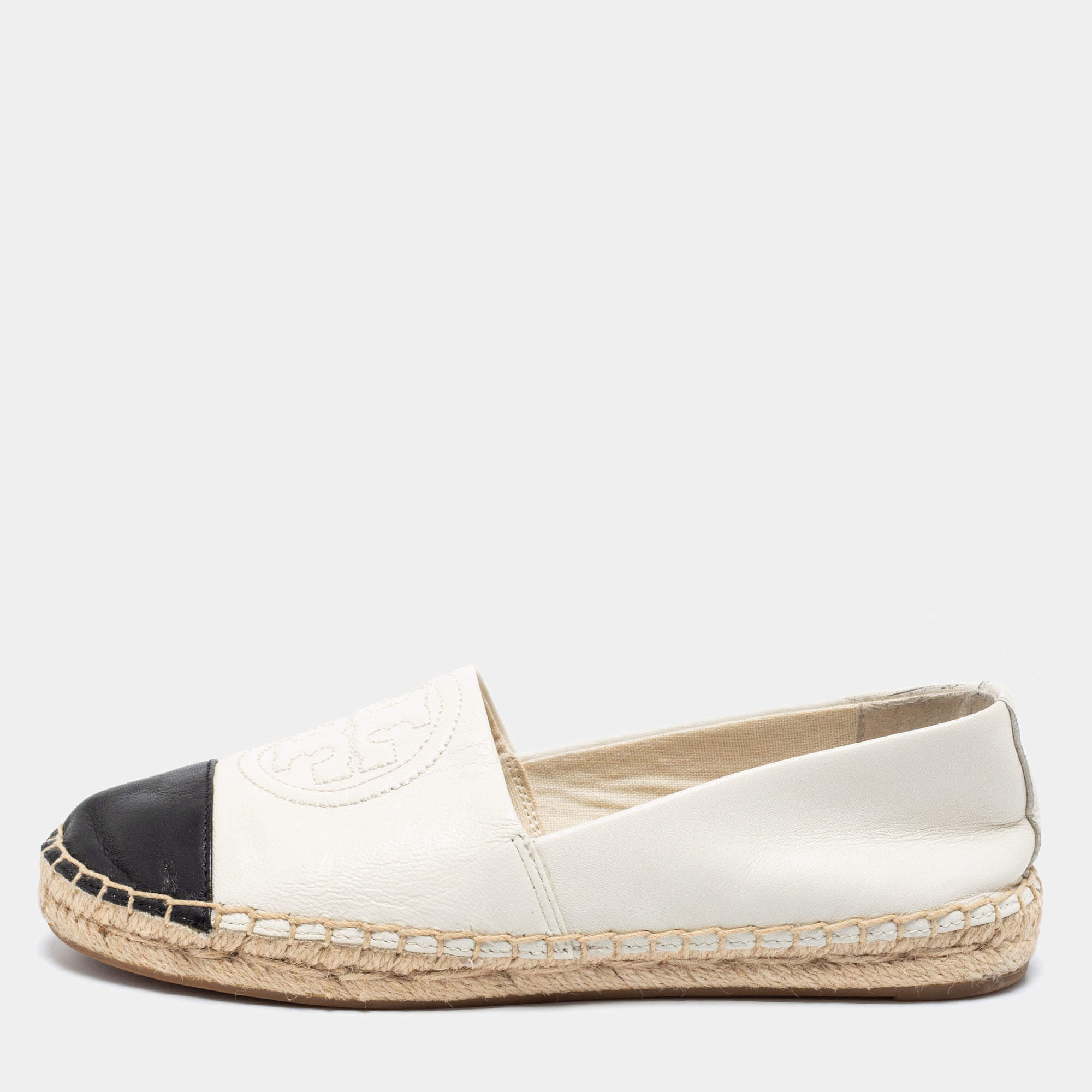 Pre Owned Tory Burch Off-White/Black Logo Embossed Leather Cap Toe Espadrille Flats Size 35.5
