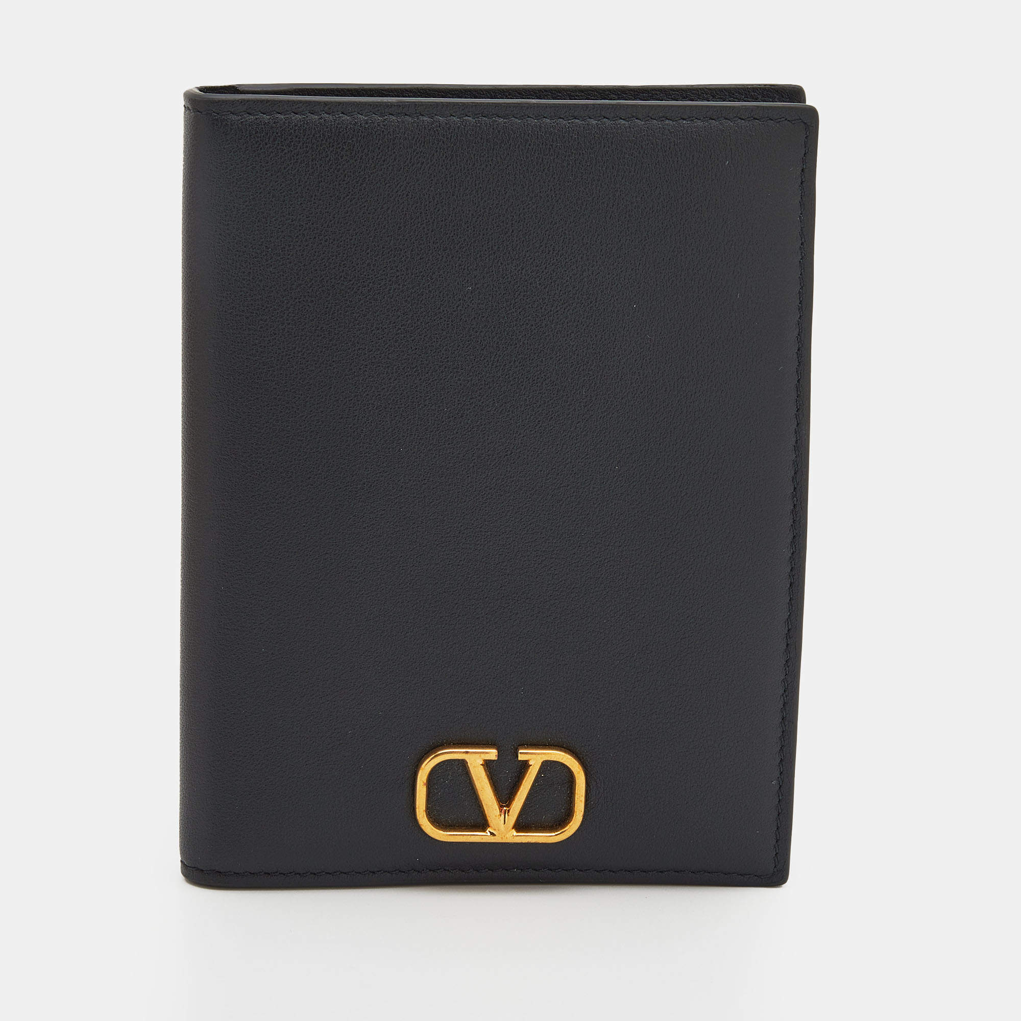 Pre Owned Valentino Black Leather Vlogo Passport Holder