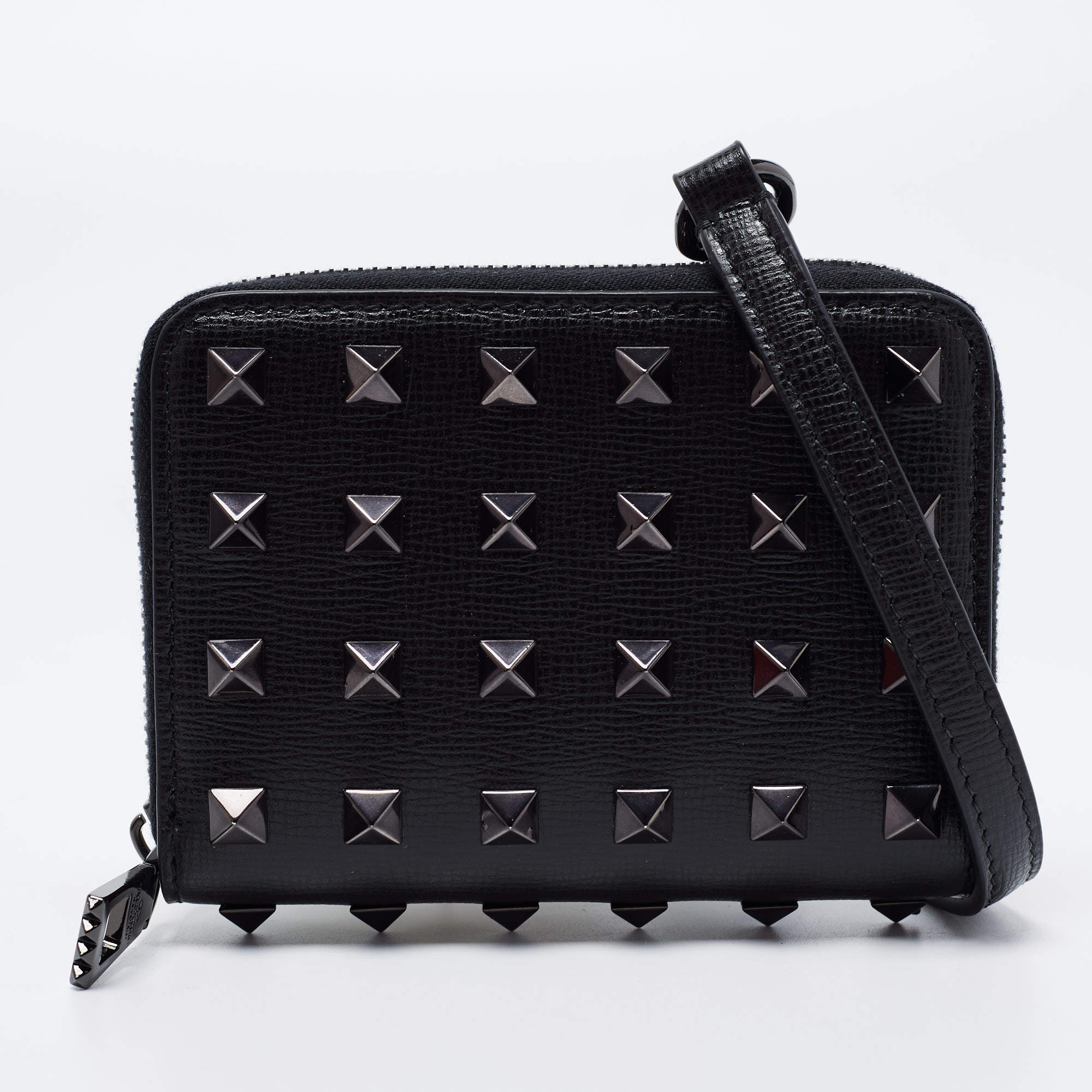 Pre Owned Valentino Black Leather Rockstud Wallet On Strap