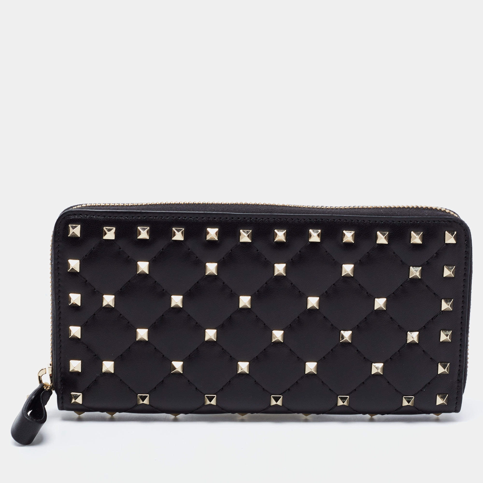 Pre Owned Valentino Black Leathrer Rockstud Zip Around Wallet