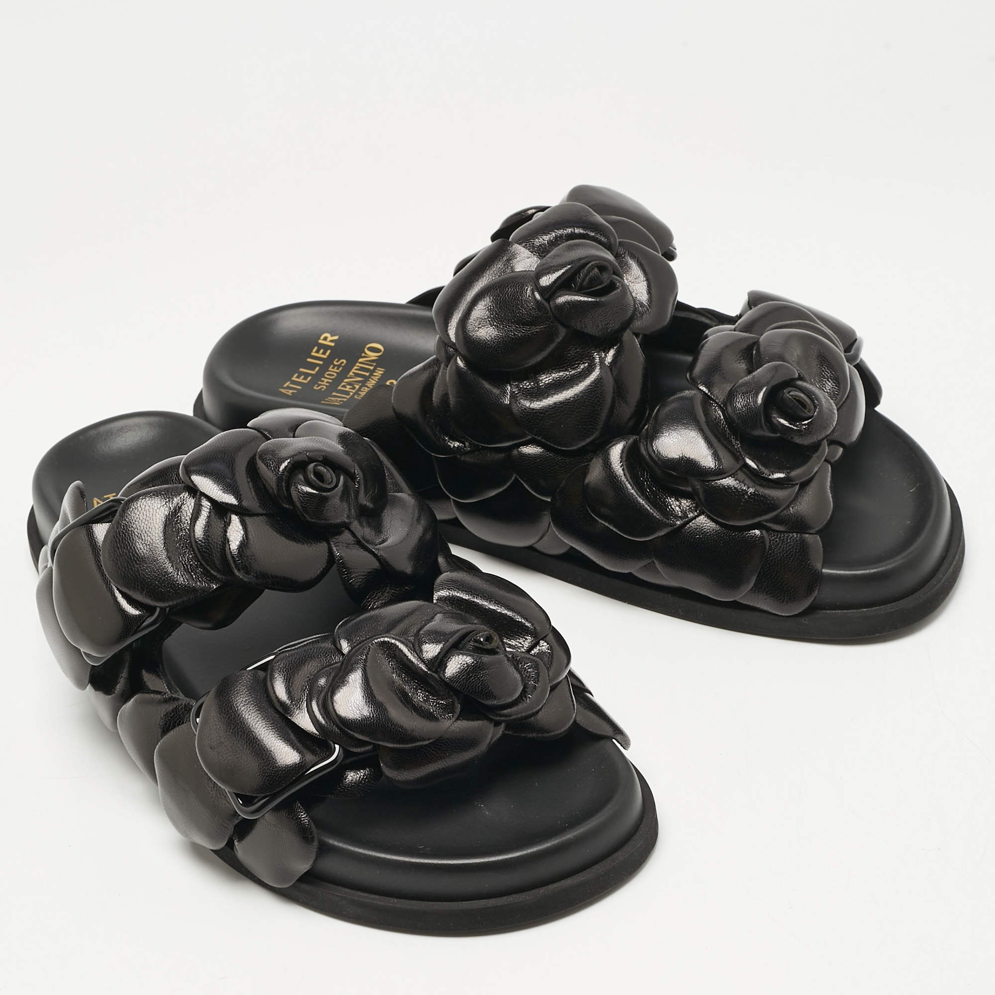 サンダル・ミュール VALENTINO FW24 Black eco fur sandals (5W0S0KF1AXL 0NO) Valentino Garavani Black Eco Fur Sandals | italist