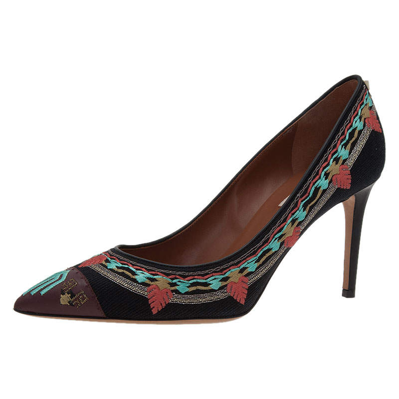 Pre Owned Valentino Black Canvas Kilim Embroidered Pumps Size 40