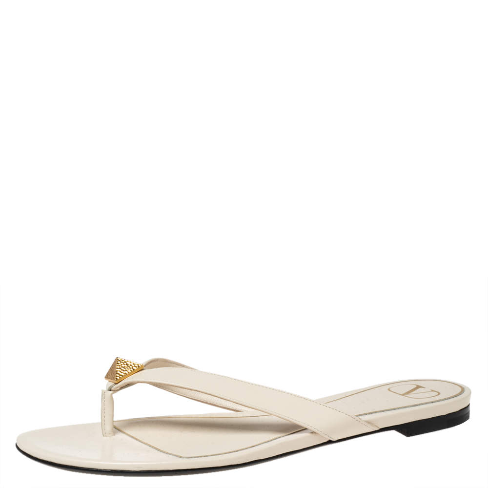 Pre Owned Valentino Cream Leather Roman Stud Flat Thong Sandals Size 39