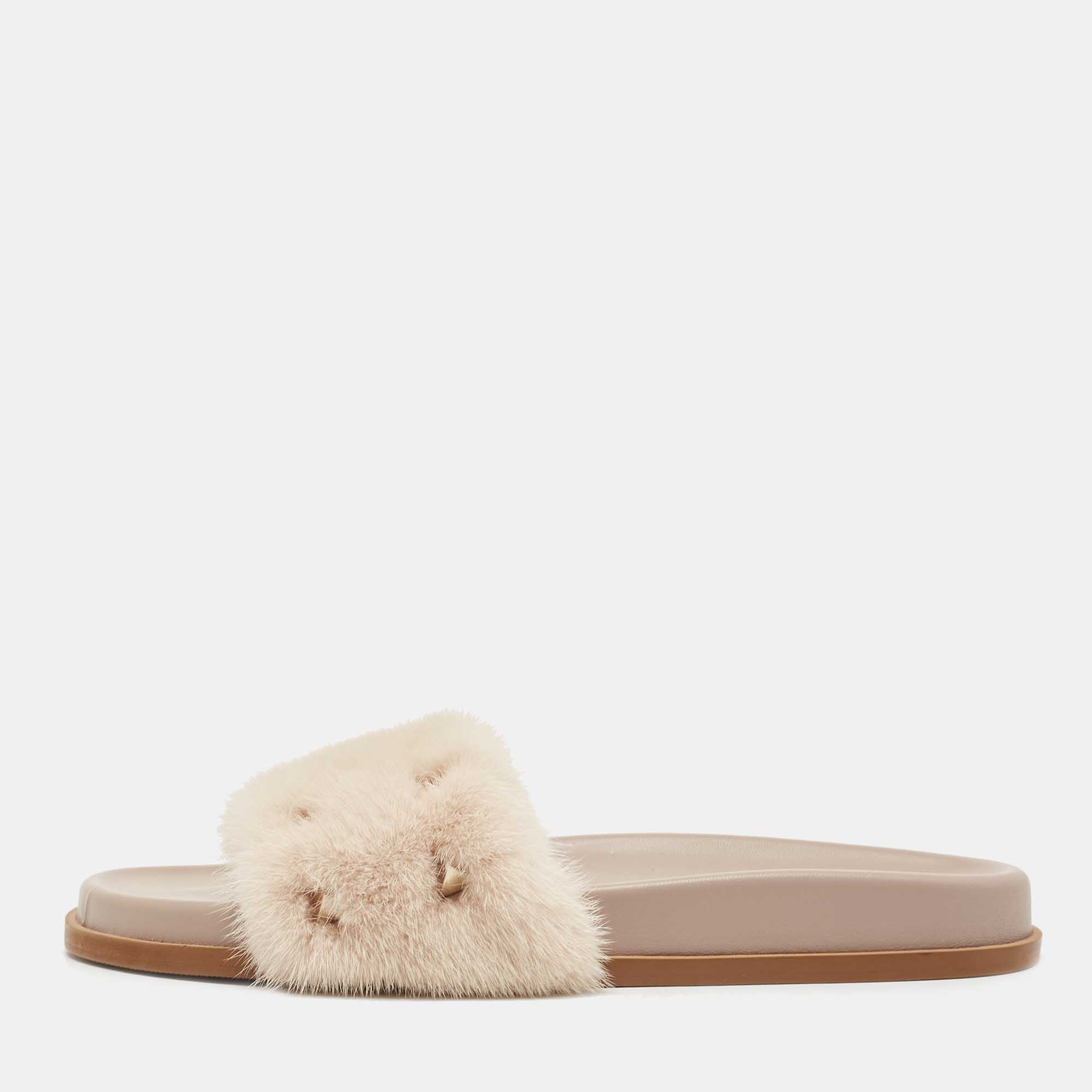 Valentino White Cream Fur Rockstud Flat Slides Size 40