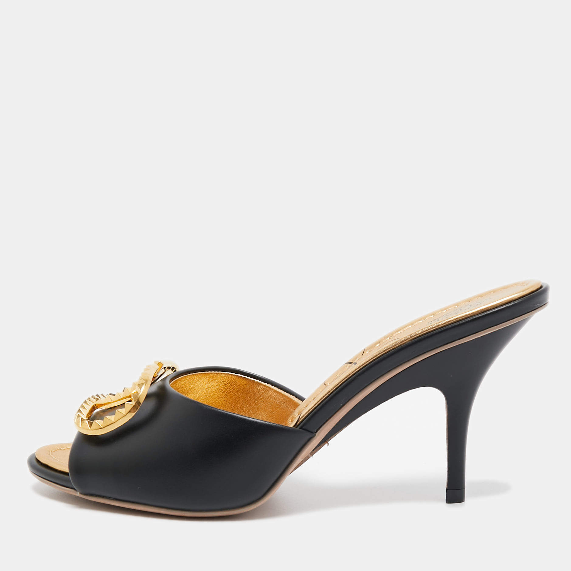 Pre Owned Valentino Black Leather Rockstud  Mules Size 37