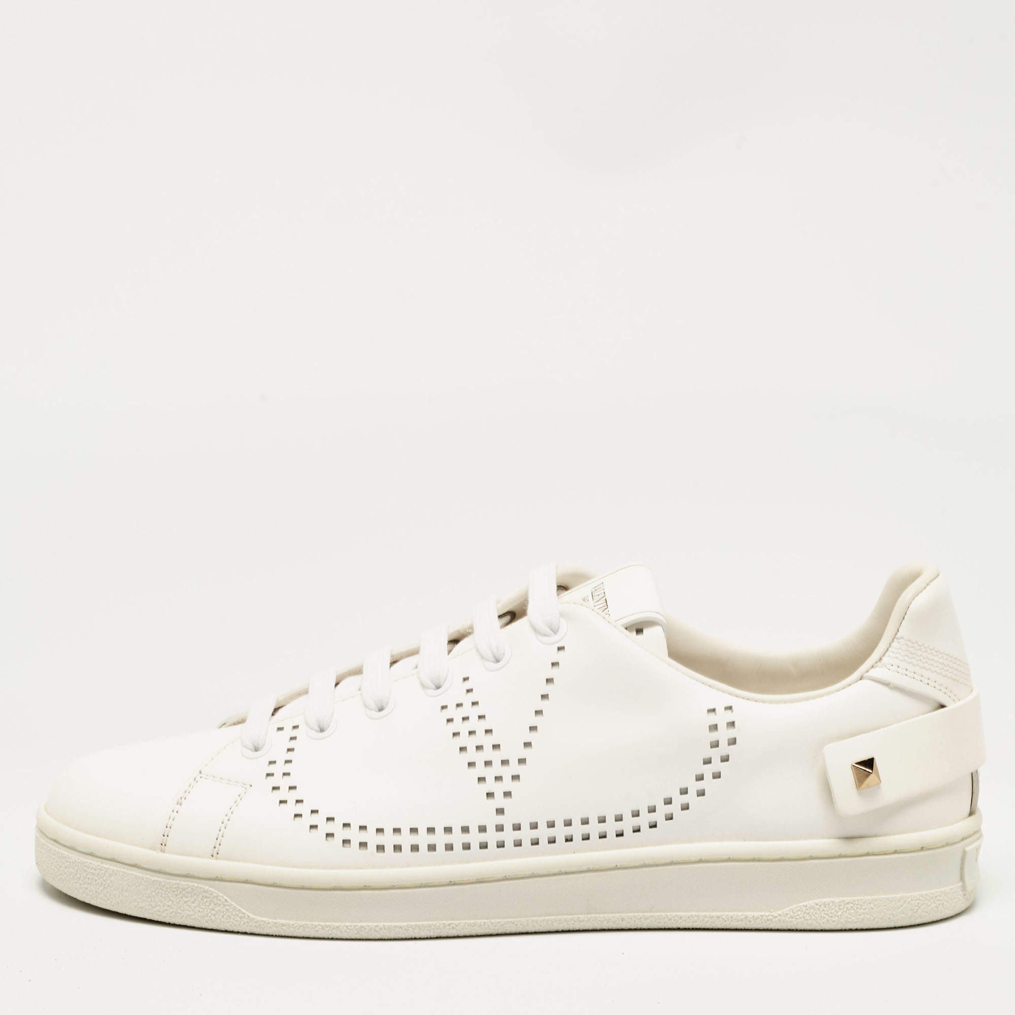 Pre Owned Valentino White Leather Rockstud Low Top Sneakers Size 39