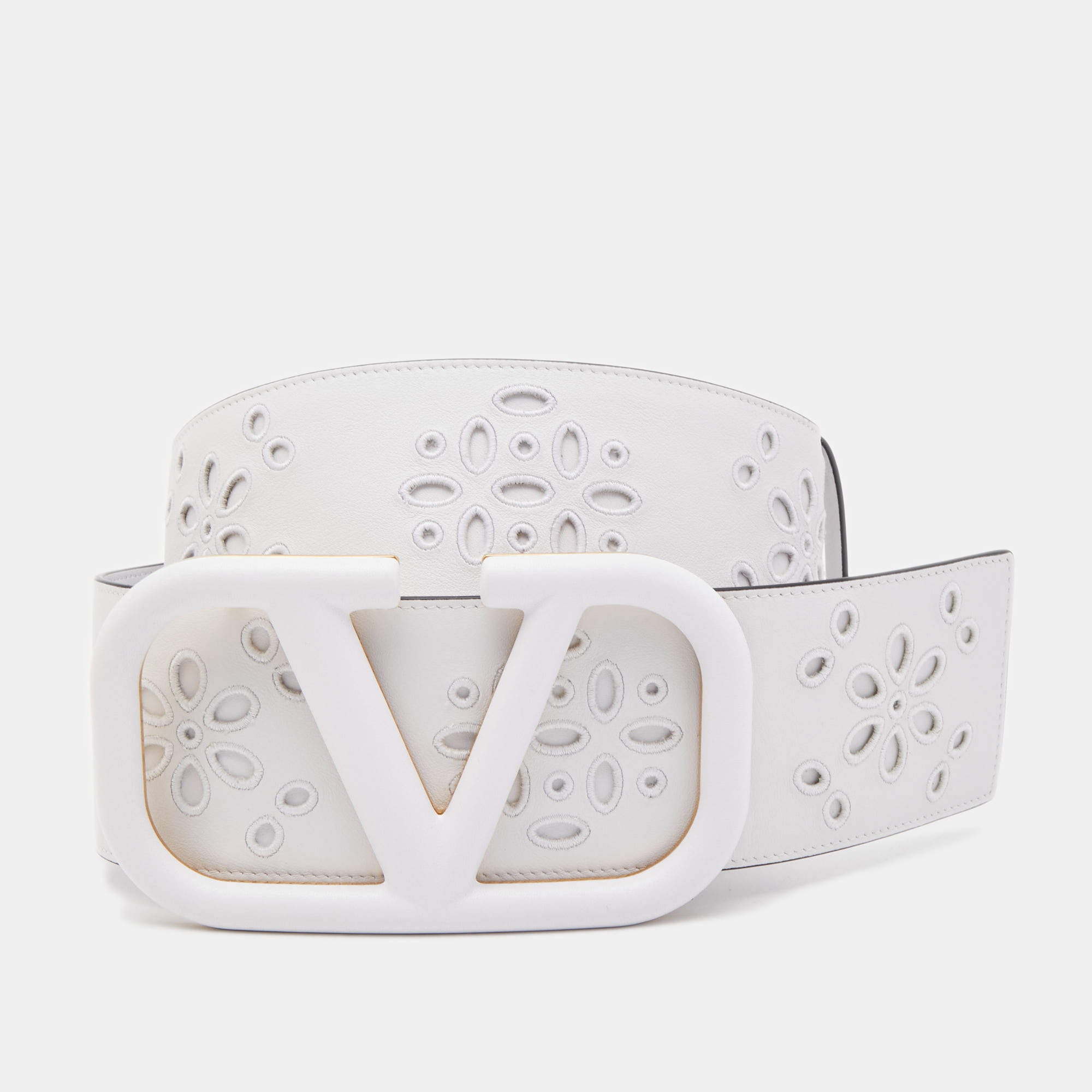 Pre Owned Valentino White Broderie Anglaise Leather VLogo Waist Belt 85CM