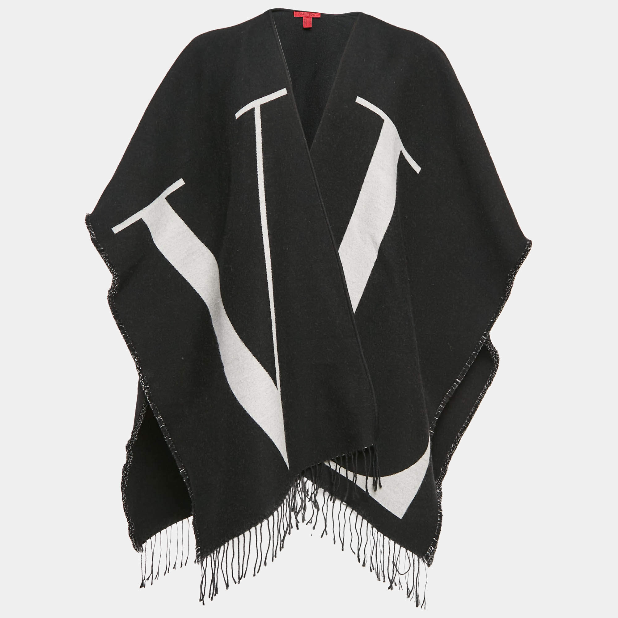 مملوكة مسبقًا Valentino Black Logo Intarsia Wool Knit Tasseled Poncho One Size