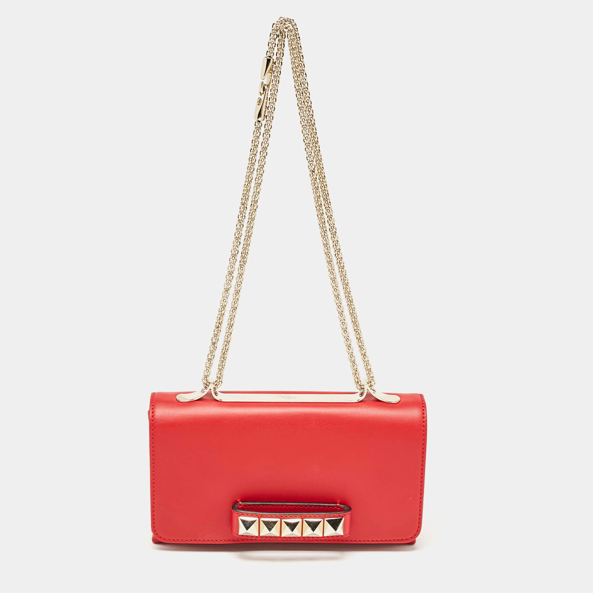 Pre Owned Valentino Red Leather Rockstud Va Va Voom Chain Clutch