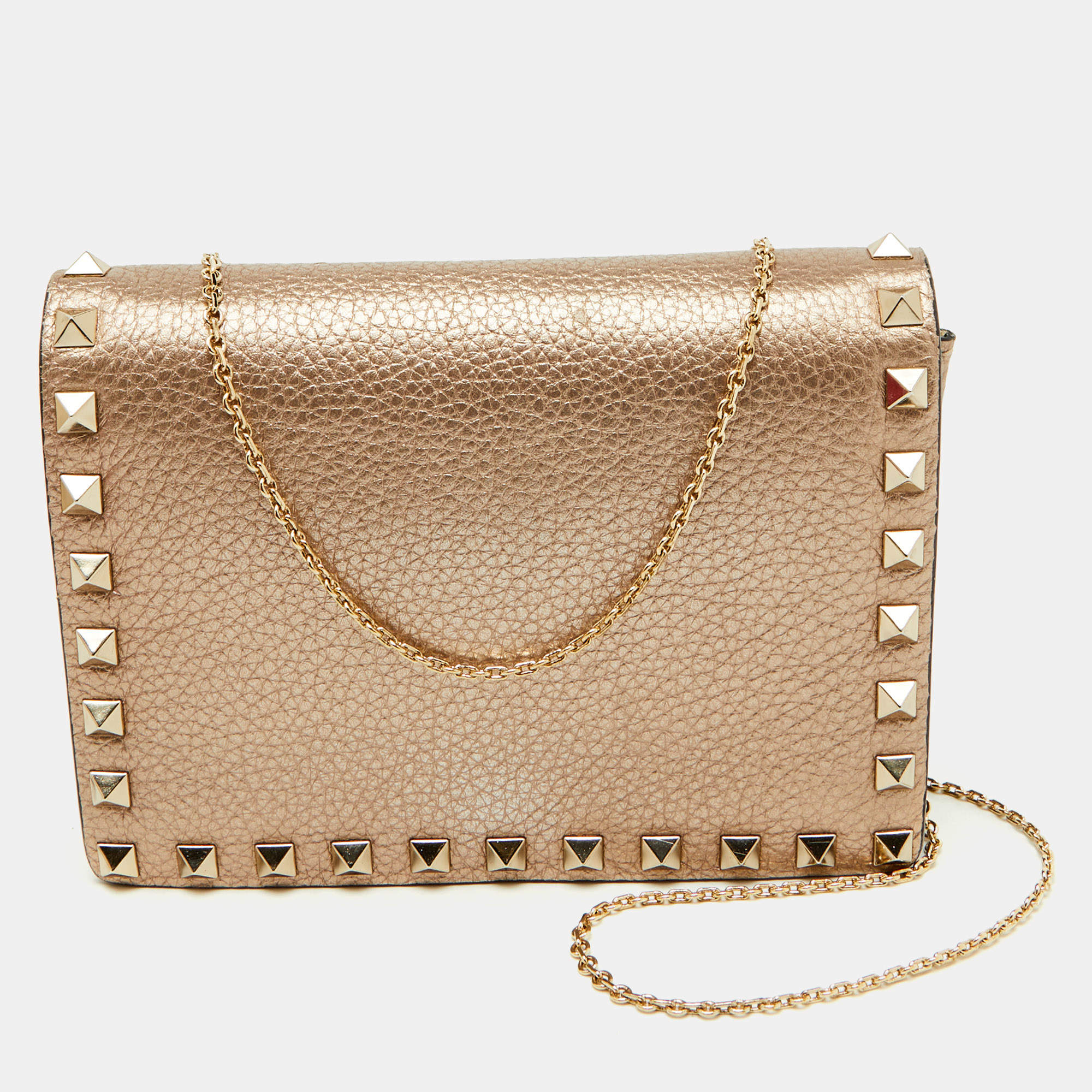 مملوكة مسبقًا حقيبة فالنتينو جلد ميتاليك مرصعة بغطاء وسلسلة