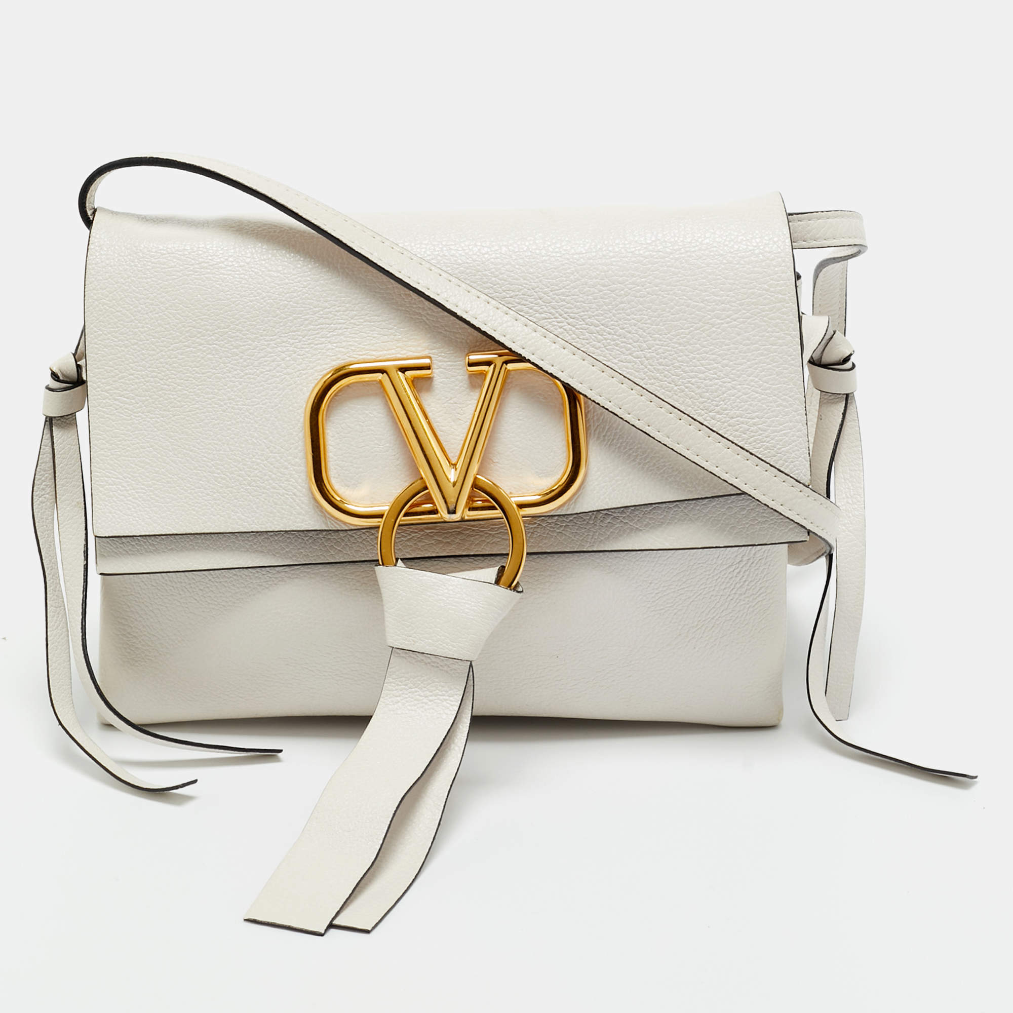 مملوكة مسبقًا Valentino White Leather VRing Shoulder Bag