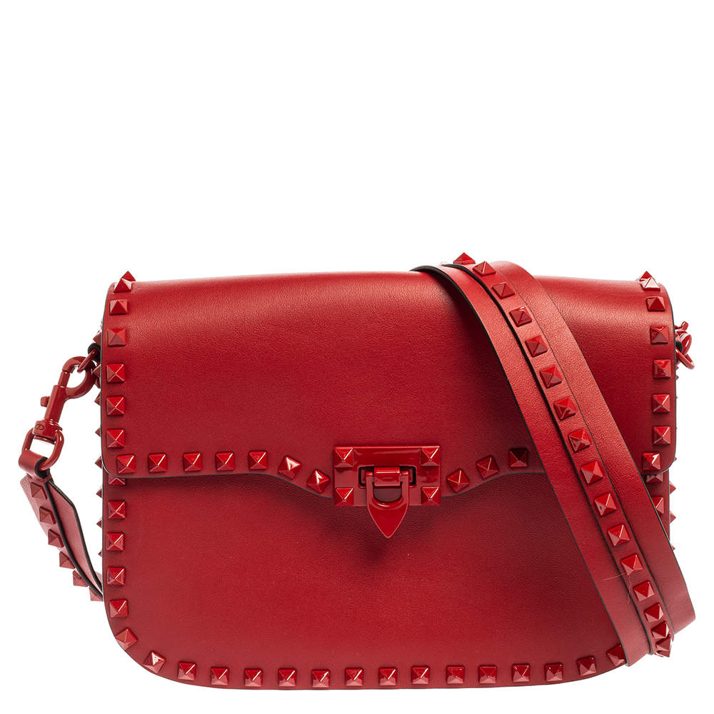 مملوكة مسبقًا Valentino Red Leather Rockstud Flap Shoulder Bag
