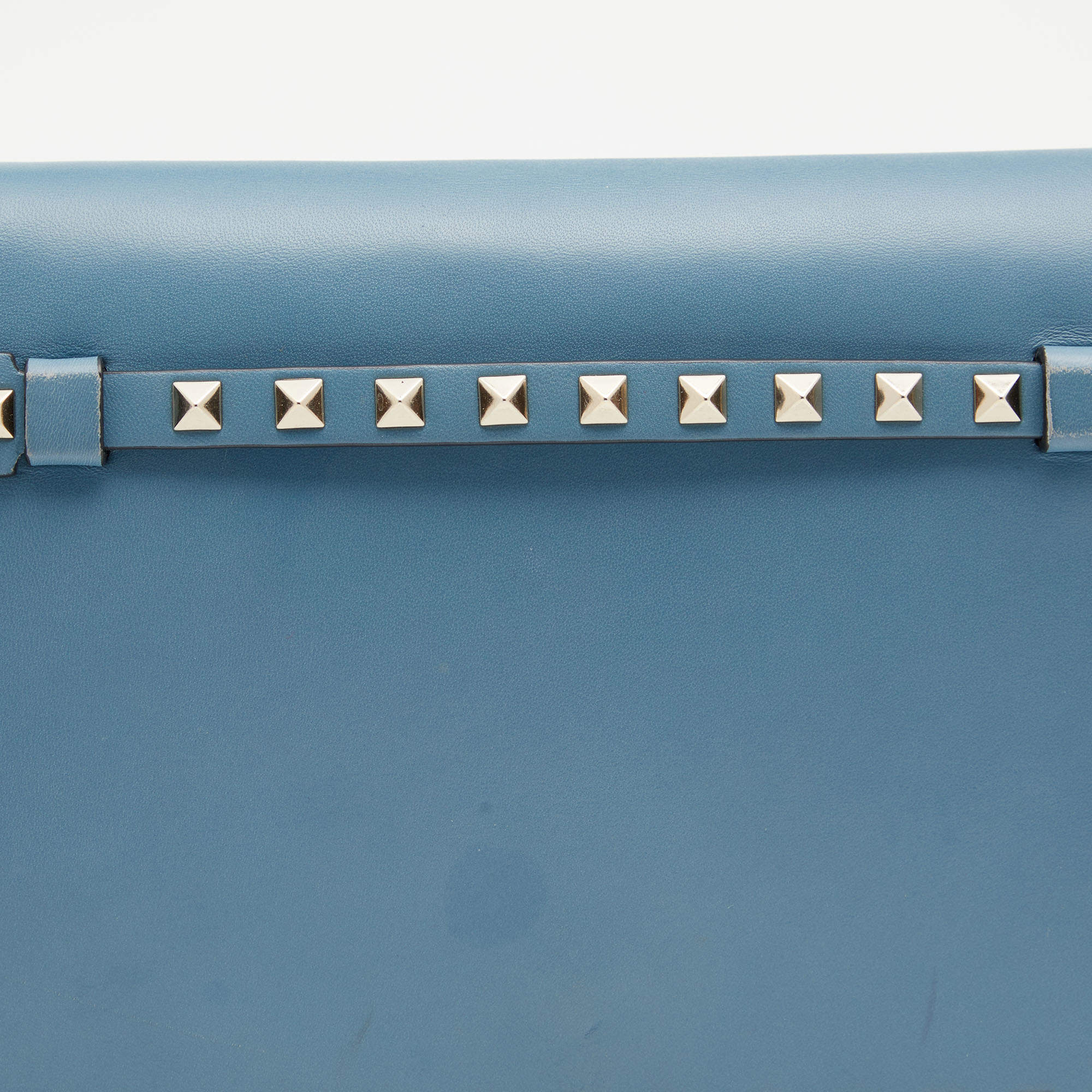 Rockstud leather clutch bag Valentino Garavani Blue in Leather - 17182366