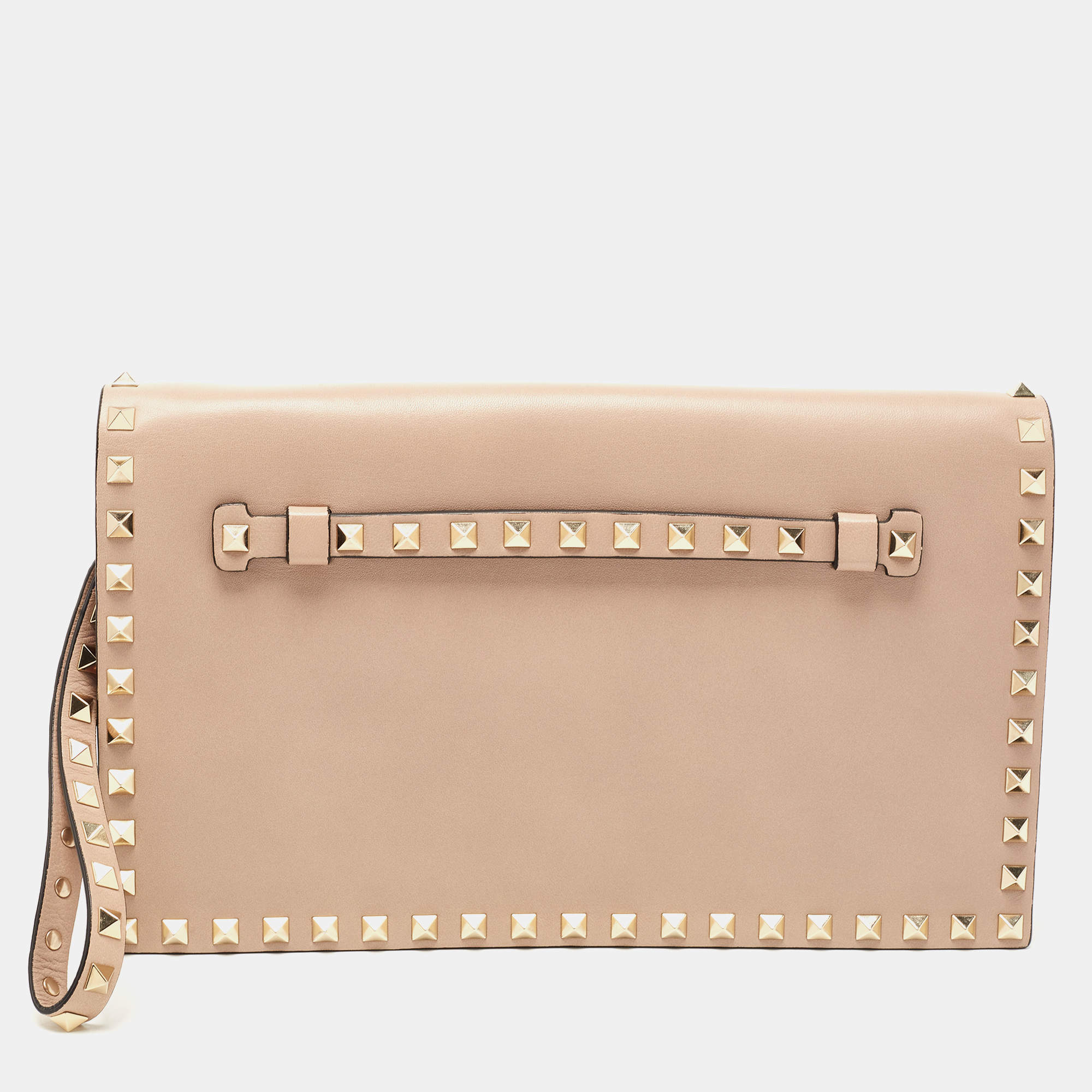 مملوكة مسبقًا Valentino Beige Leather Rockstud Wristlet Clutch