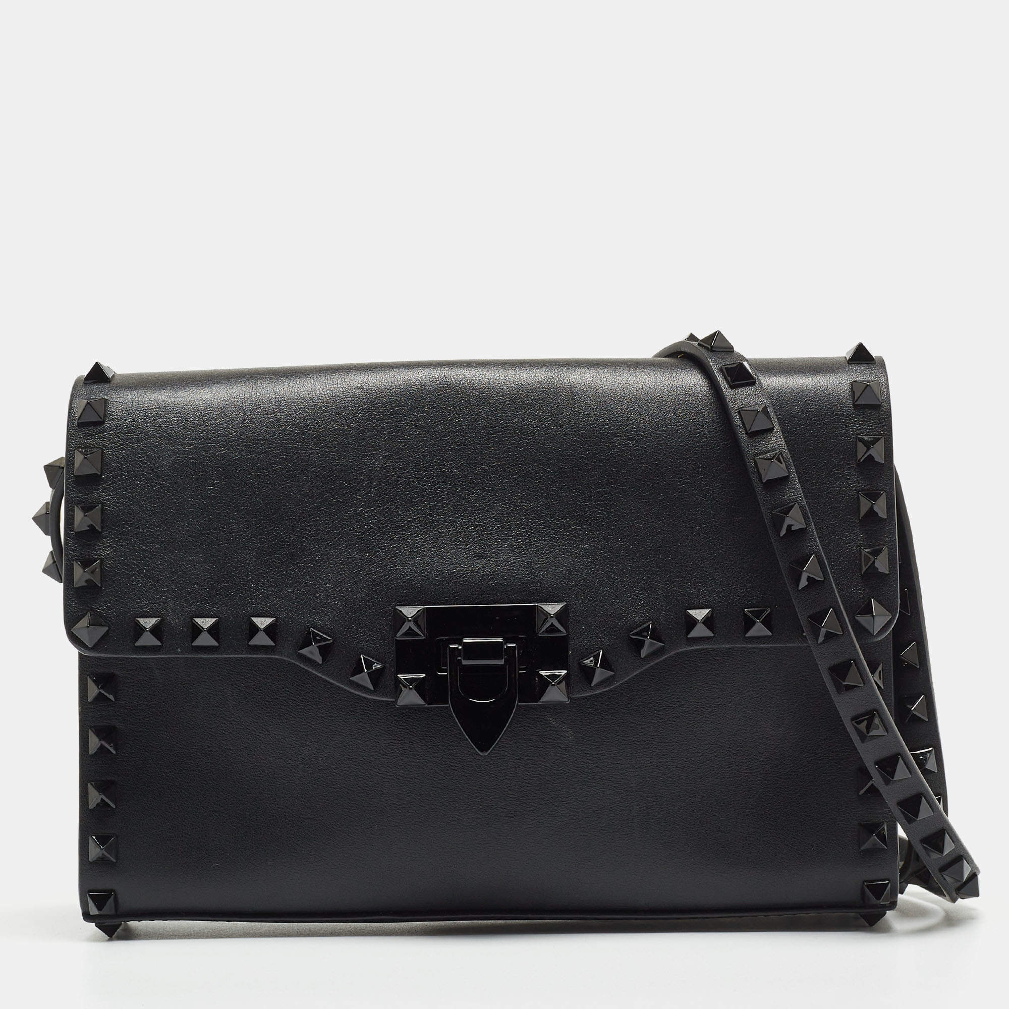 Pre Owned Valentino Black Leather Rockstud Flap Crossbody Bag