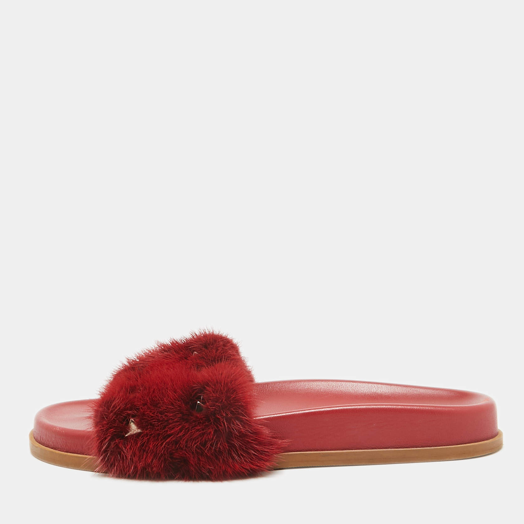 Pre Owned Valentino Red Fur Rockstud Slide Flats Size 38