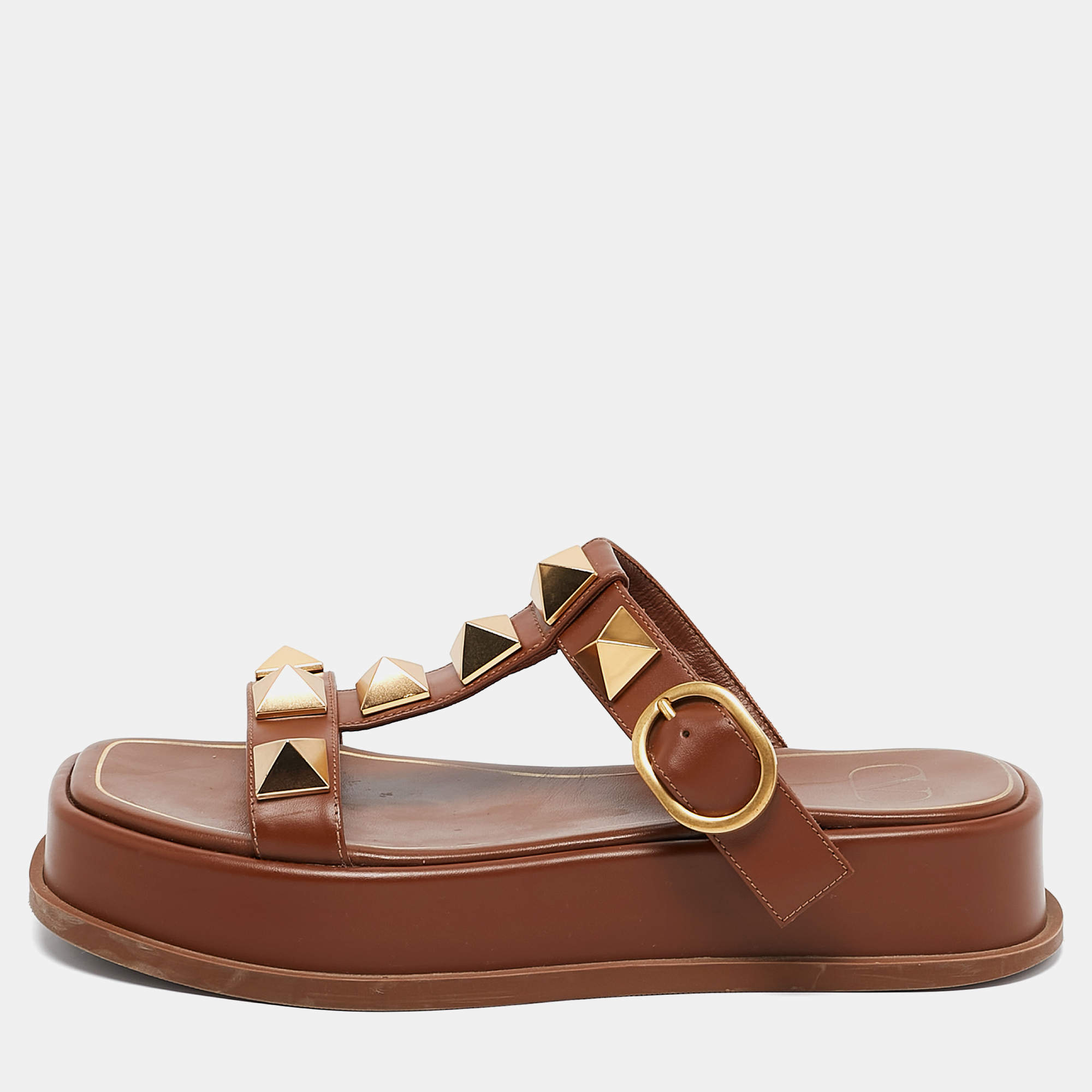 مملوكة مسبقًا Valentino Brown Leather Roman Stud Platform Slide Sandals Size 37