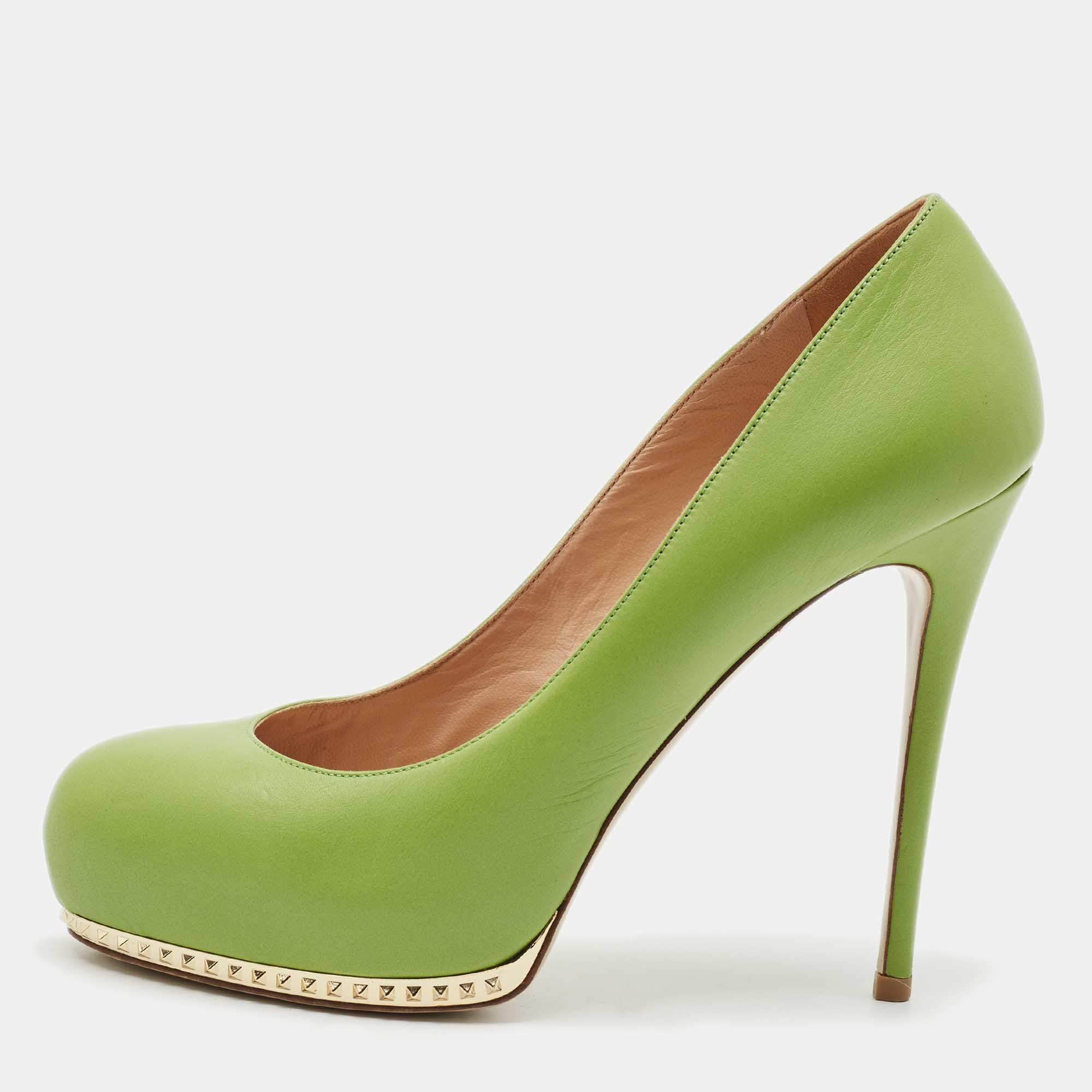 Pre Owned Valentino Green Leather Rockstud Platform Pumps Size 37
