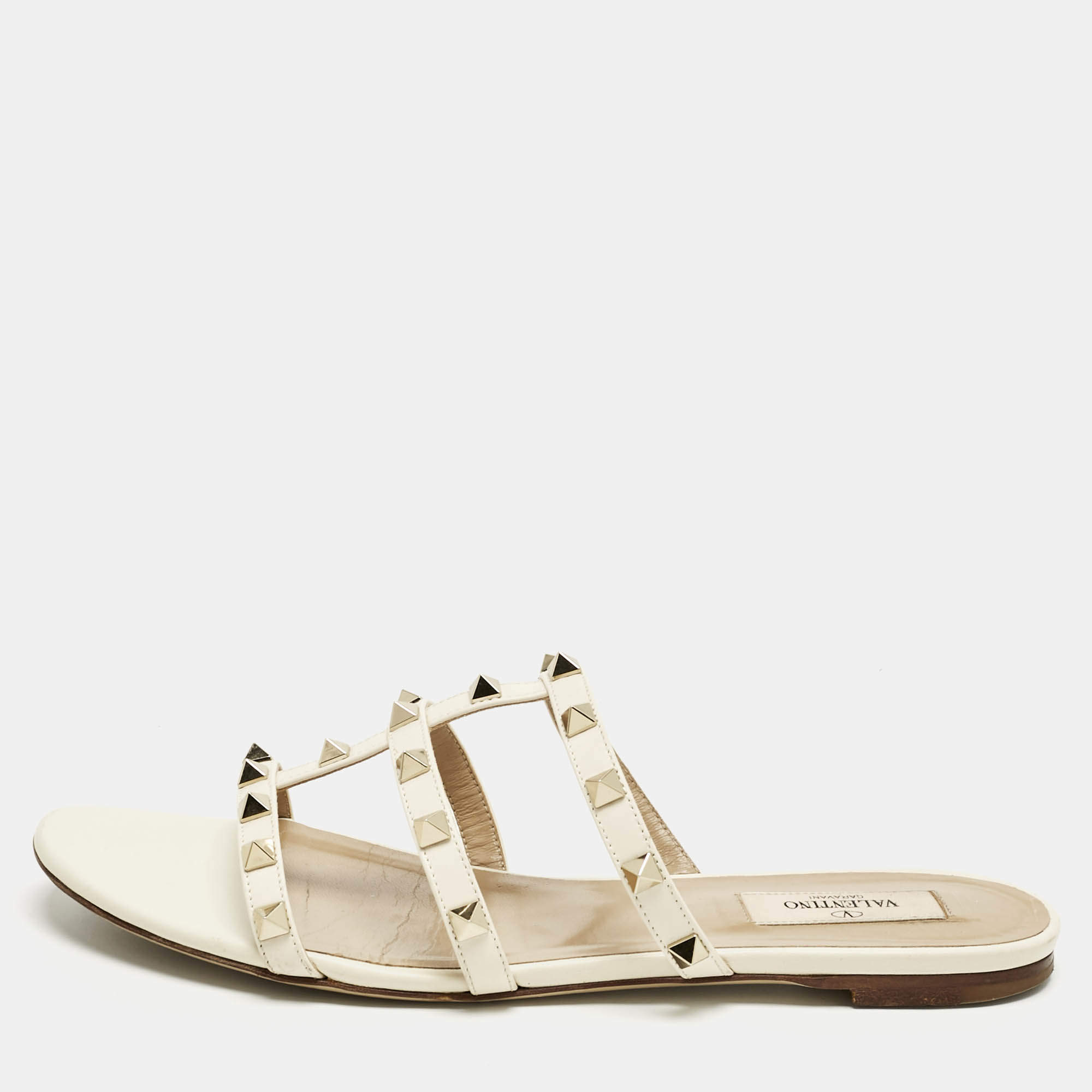 Pre Owned Valentino Cream Leather Rockstud Flat Slides Size 39