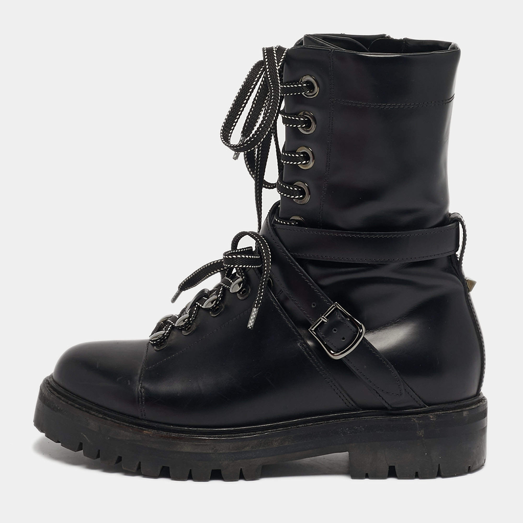 مملوكة مسبقًا Valentino Rockstud Size 36 Black Leather Combat Boots