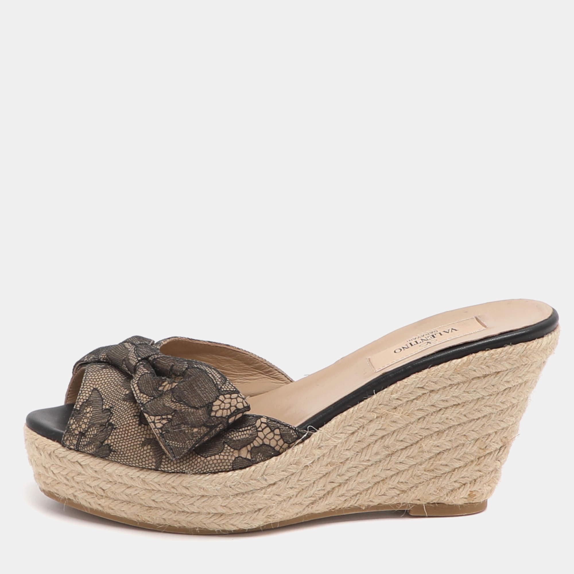 مملوكة مسبقًا Valentino Bow Size 36.5 Black Lace Espadrille Wedge Sandals