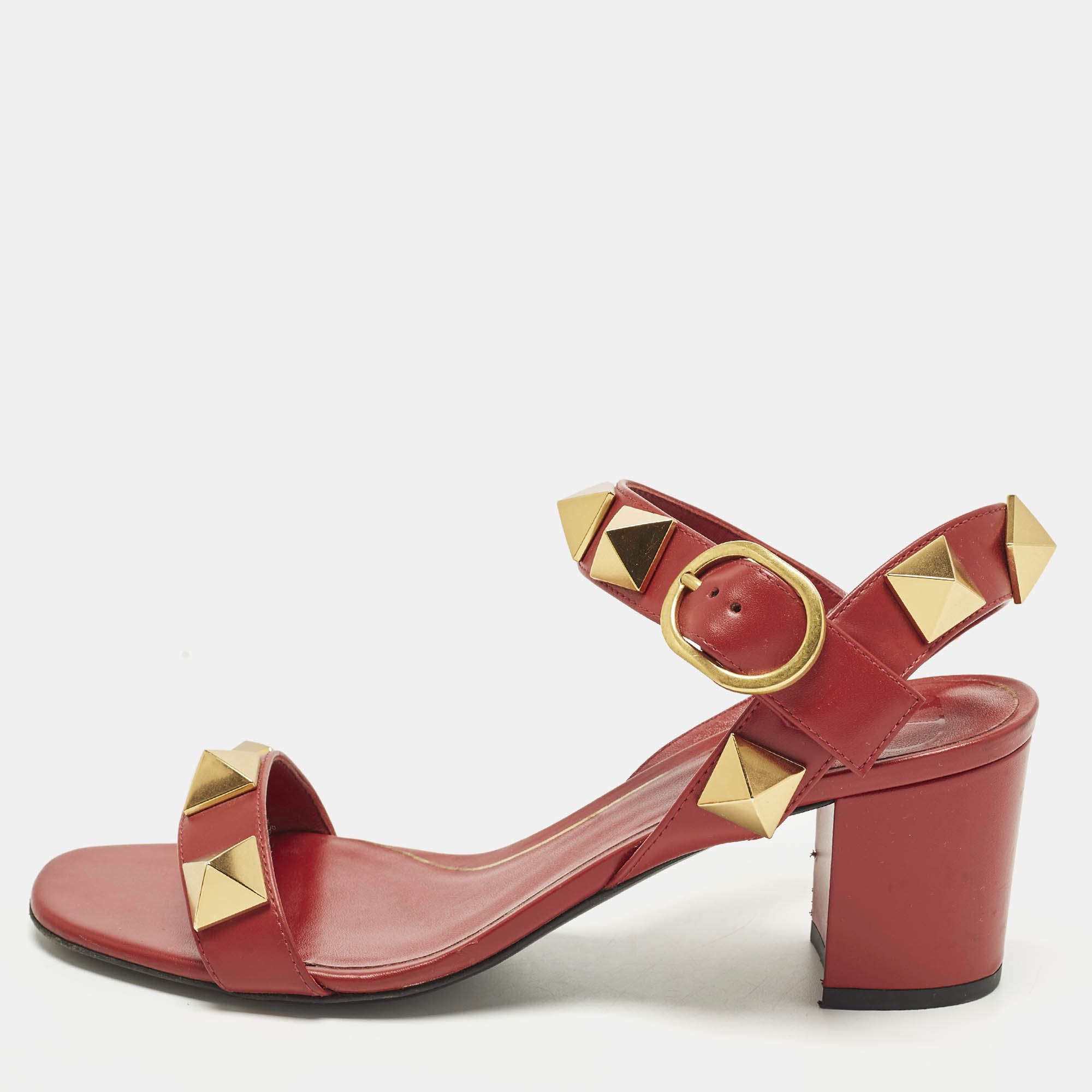 مملوكة مسبقًا Valentino Roman Stud Size 38 Red Leather Ankle Strap Block Heel Sandals